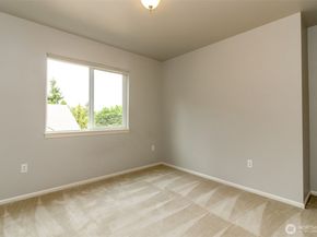 1913 NE 32nd Street, Renton WA 98056
