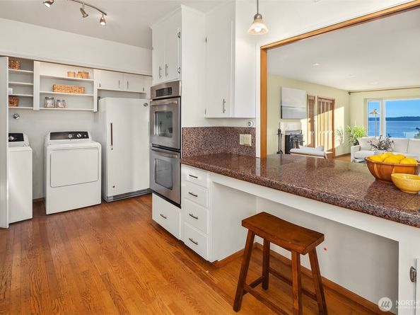 4400 Beach Drive SW, Seattle WA 98116