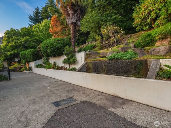 4400 Beach Drive SW, Seattle WA 98116