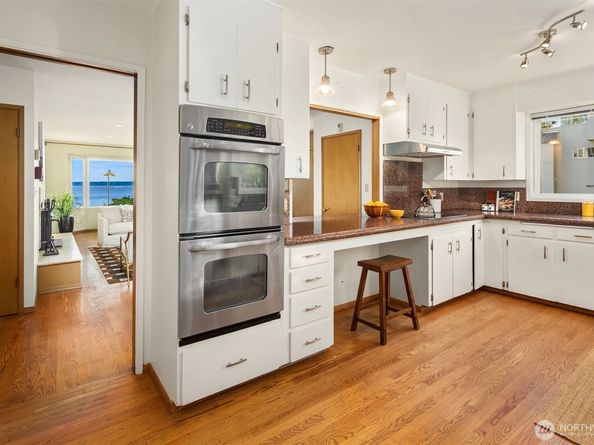4400 Beach Drive SW, Seattle WA 98116