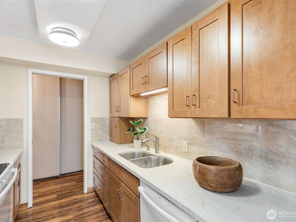 1120 8th Avenue 1003, Seattle WA 98101