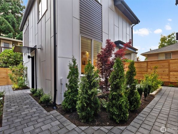 2665 51st Ave SW, Seattle WA 98116