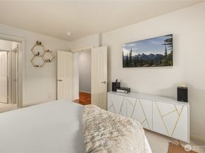 1000 Aurora Avenue N N210, Seattle WA 98109