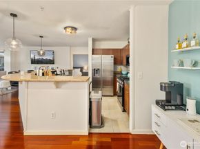 1000 Aurora Avenue N N210, Seattle WA 98109