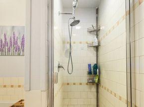 1000 Aurora Avenue N N210, Seattle WA 98109