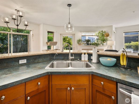 1000 Aurora Avenue N N210, Seattle WA 98109