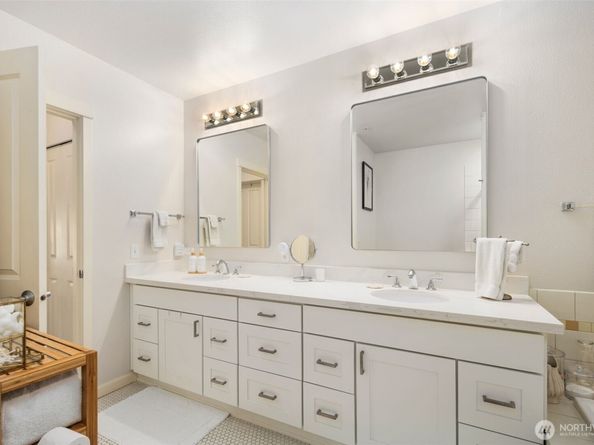 1000 Aurora Avenue N N210, Seattle WA 98109