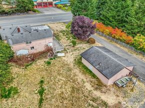 13041 & 13045 SE 208th Street, Kent WA 98031