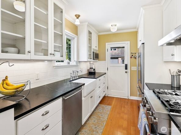8430 Fauntleroy Way SW, Seattle WA 98136