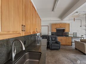 1932 S 370th Court, Federal Way WA 98003