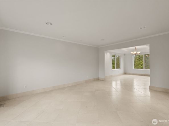 1932 S 370th Court, Federal Way WA 98003