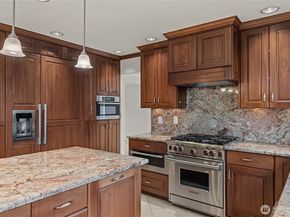 1932 S 370th Court, Federal Way WA 98003