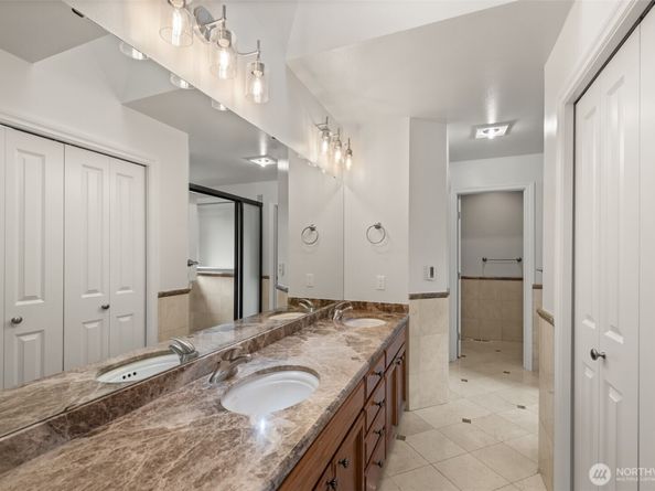 1932 S 370th Court, Federal Way WA 98003