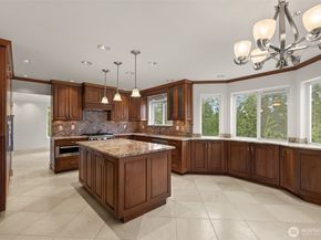 1932 S 370th Court, Federal Way WA 98003