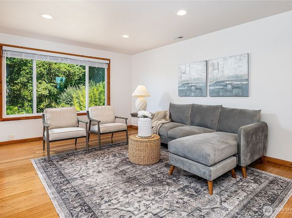 20005 25th Avenue NE, Shoreline WA 98155