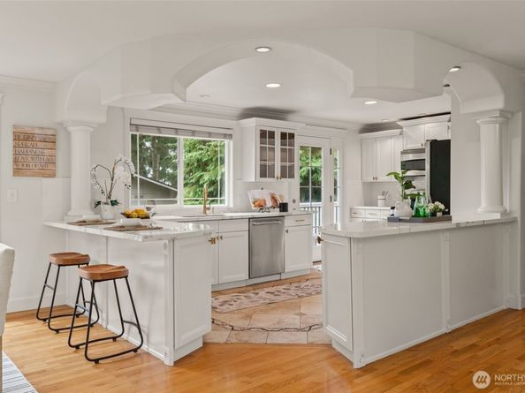 12623 NE 28th Street, Bellevue WA 98005