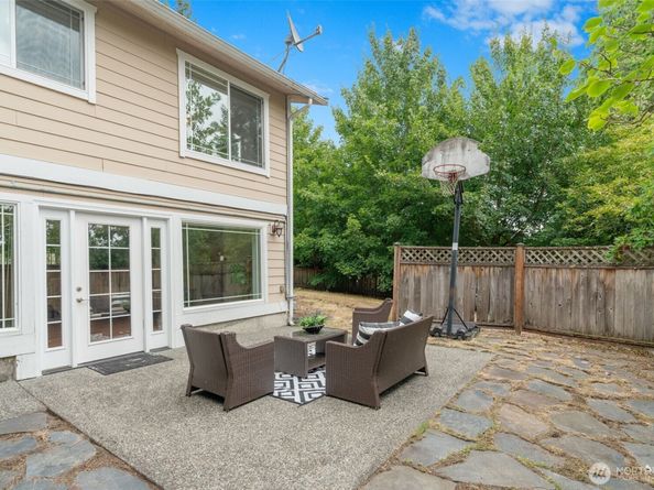 12623 NE 28th Street, Bellevue WA 98005