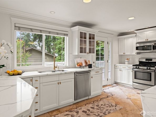 12623 NE 28th Street, Bellevue WA 98005