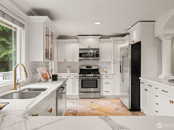 12623 NE 28th Street, Bellevue WA 98005