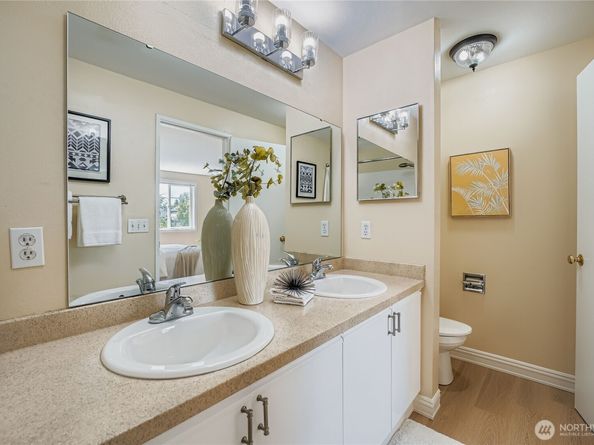 5607 S 232nd Street 12, Kent WA 98032