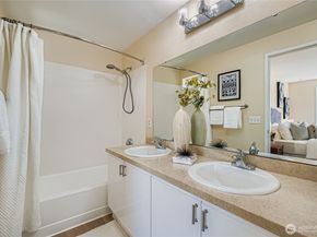 5607 S 232nd Street 12, Kent WA 98032