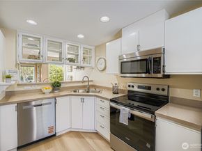 5607 S 232nd Street 12, Kent WA 98032