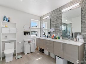 901 28th Avenue S H, Seattle WA 98144