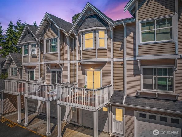 16422 NE 91st Street 104, Redmond WA 98052
