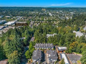 16422 NE 91st Street 104, Redmond WA 98052