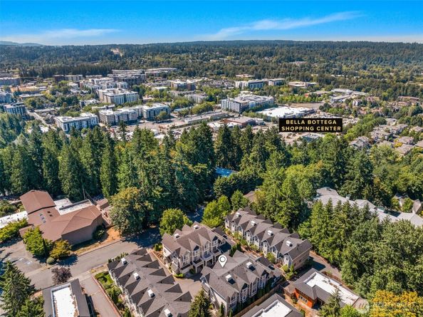 16422 NE 91st Street 104, Redmond WA 98052