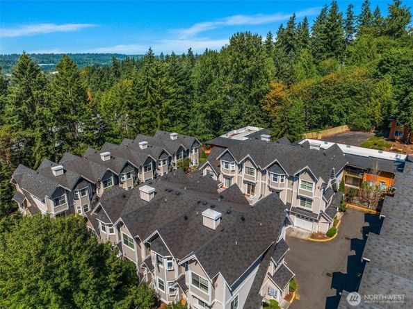 16422 NE 91st Street 104, Redmond WA 98052