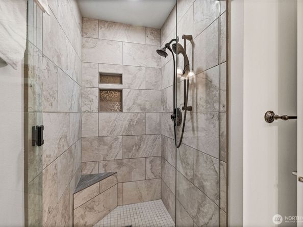 16422 NE 91st Street 104, Redmond WA 98052