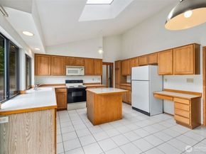 15915 SE 166th Pl, Renton WA 98058