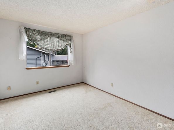 15915 SE 166th Pl, Renton WA 98058