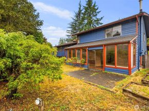 15915 SE 166th Pl, Renton WA 98058