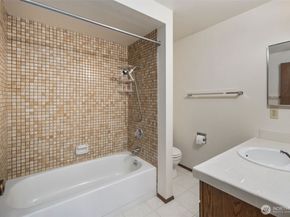 15915 SE 166th Pl, Renton WA 98058