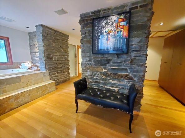 150 131st Avenue NE, Bellevue WA 98005