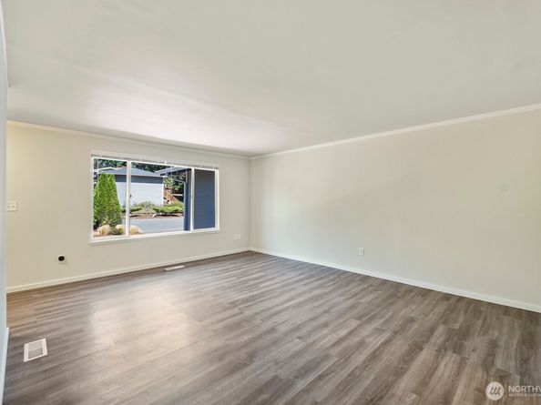 210 219th Place SW, Bothell WA 98021