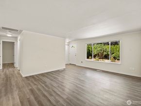 210 219th Place SW, Bothell WA 98021