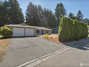 210 219th Place SW, Bothell WA 98021