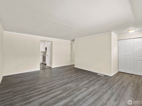 210 219th Place SW, Bothell WA 98021