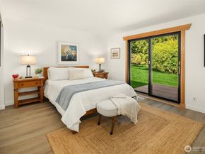 10780 Hyla Avenue NE, Bainbridge Island WA 98110