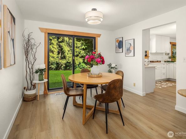 10780 Hyla Avenue NE, Bainbridge Island WA 98110