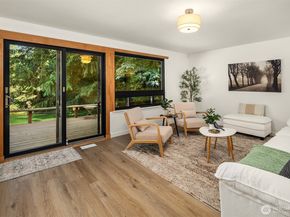 10780 Hyla Avenue NE, Bainbridge Island WA 98110