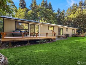 10780 Hyla Avenue NE, Bainbridge Island WA 98110