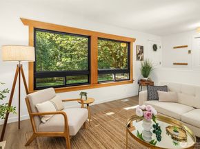 10780 Hyla Avenue NE, Bainbridge Island WA 98110