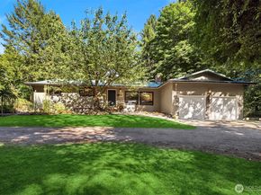 10780 Hyla Avenue NE, Bainbridge Island WA 98110