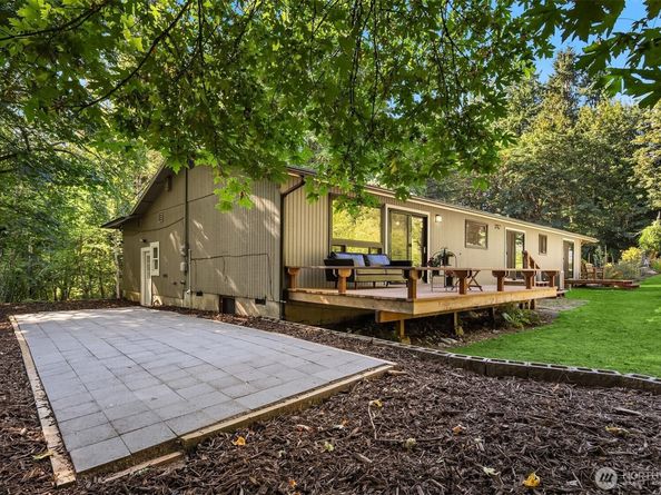 10780 Hyla Avenue NE, Bainbridge Island WA 98110