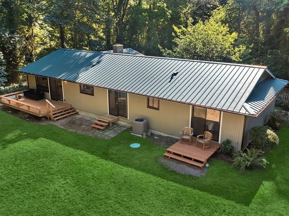 10780 Hyla Avenue NE, Bainbridge Island WA 98110