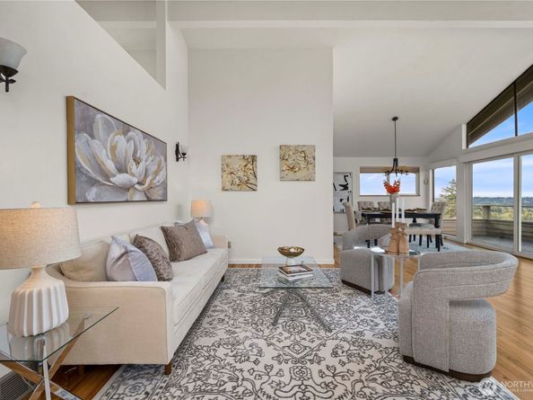 4538 Somerset Drive SE, Bellevue WA 98006